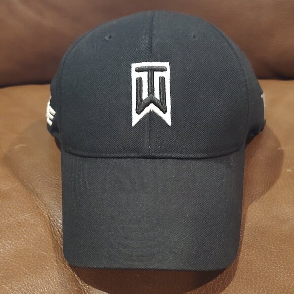 Vintage NIKE Tiger Woods TW Nike One/Victory Red FlexFit Golf Hat/Cap Size L/XL - Picture 1 of 6